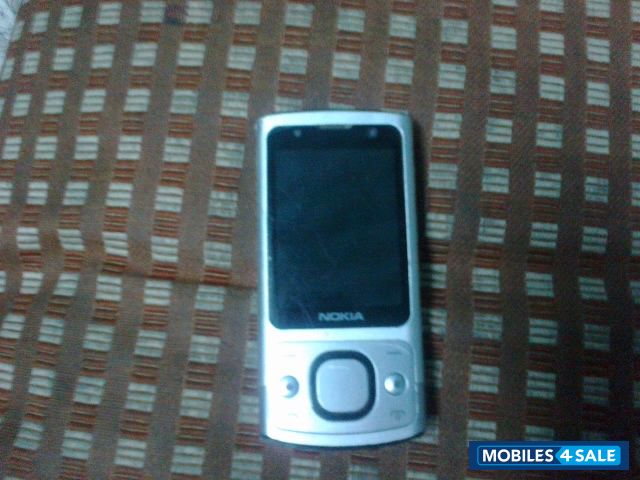 Silver.. Nokia 6700 Slide