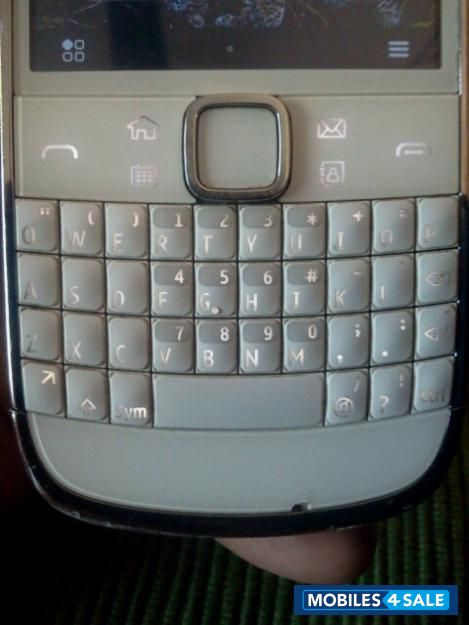 White Nokia E6 Touch n Type