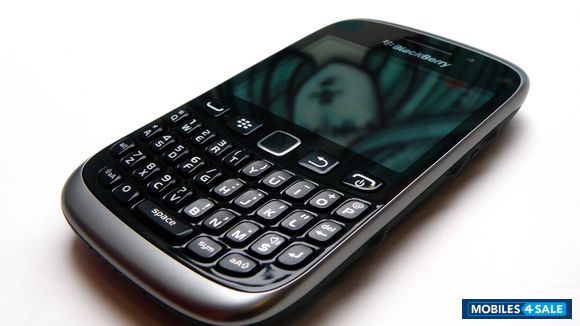 Black BlackBerry Curve 9320