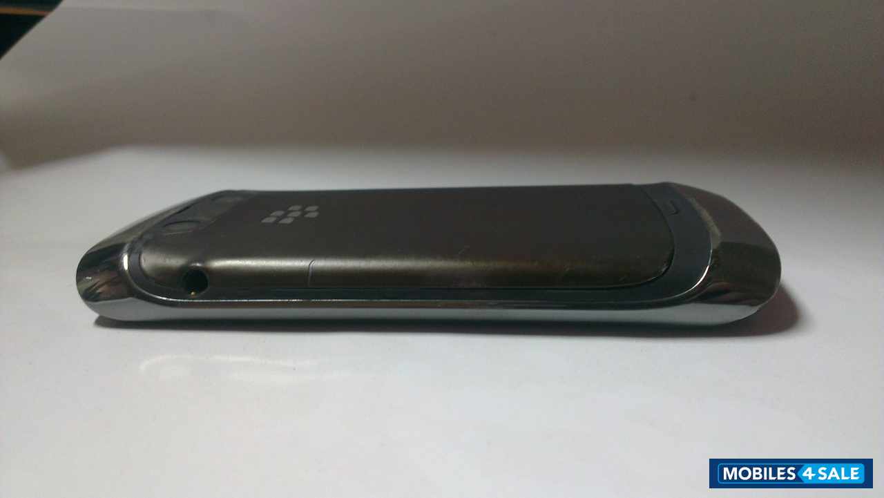 Black BlackBerry Torch 9860