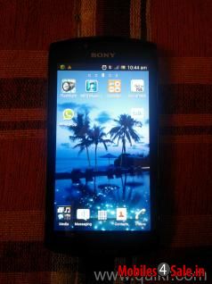 Black Sony Xperia neo L