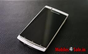 White Sony Ericsson Xperia arc S