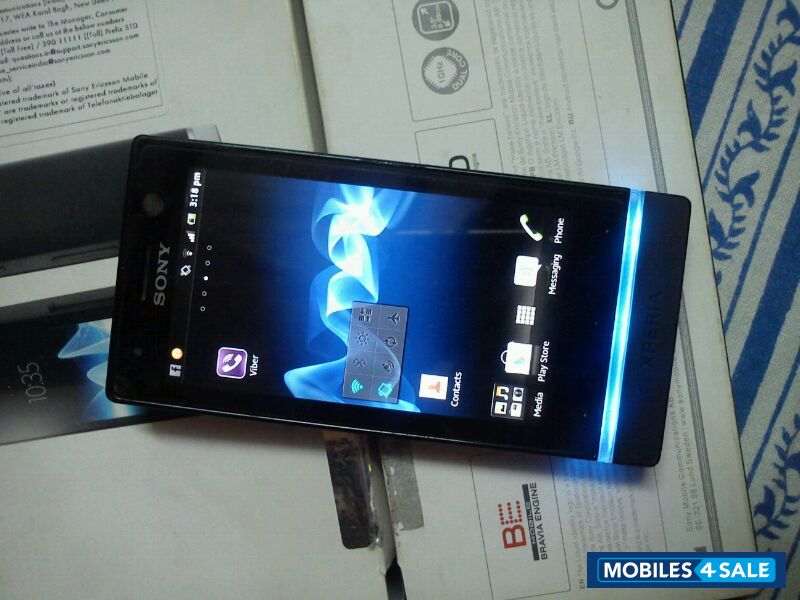 Black Sony Xperia U