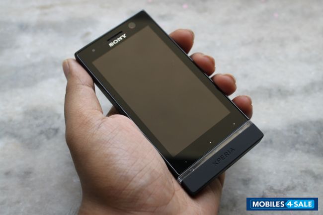 Black Sony Xperia U