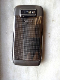 Silver Nokia E71