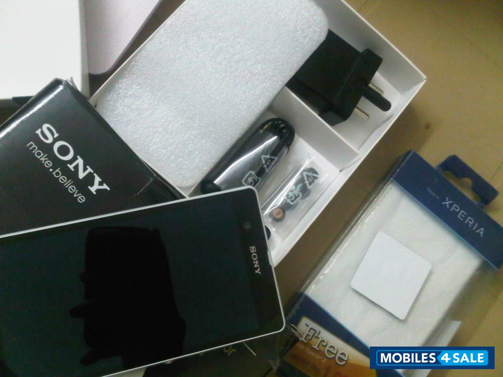 White Sony Xperia Z