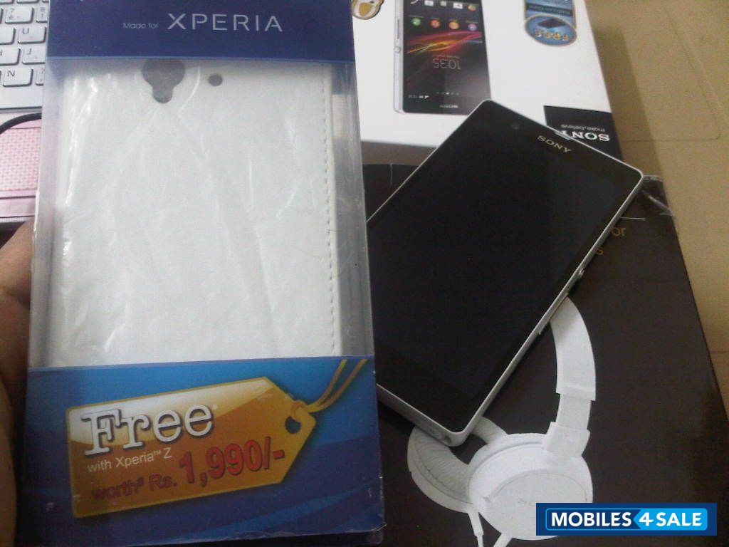 White Sony Xperia Z