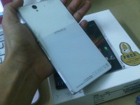 White Sony Xperia Z