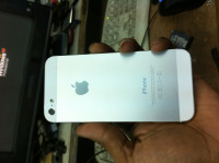 White Apple iPhone 5