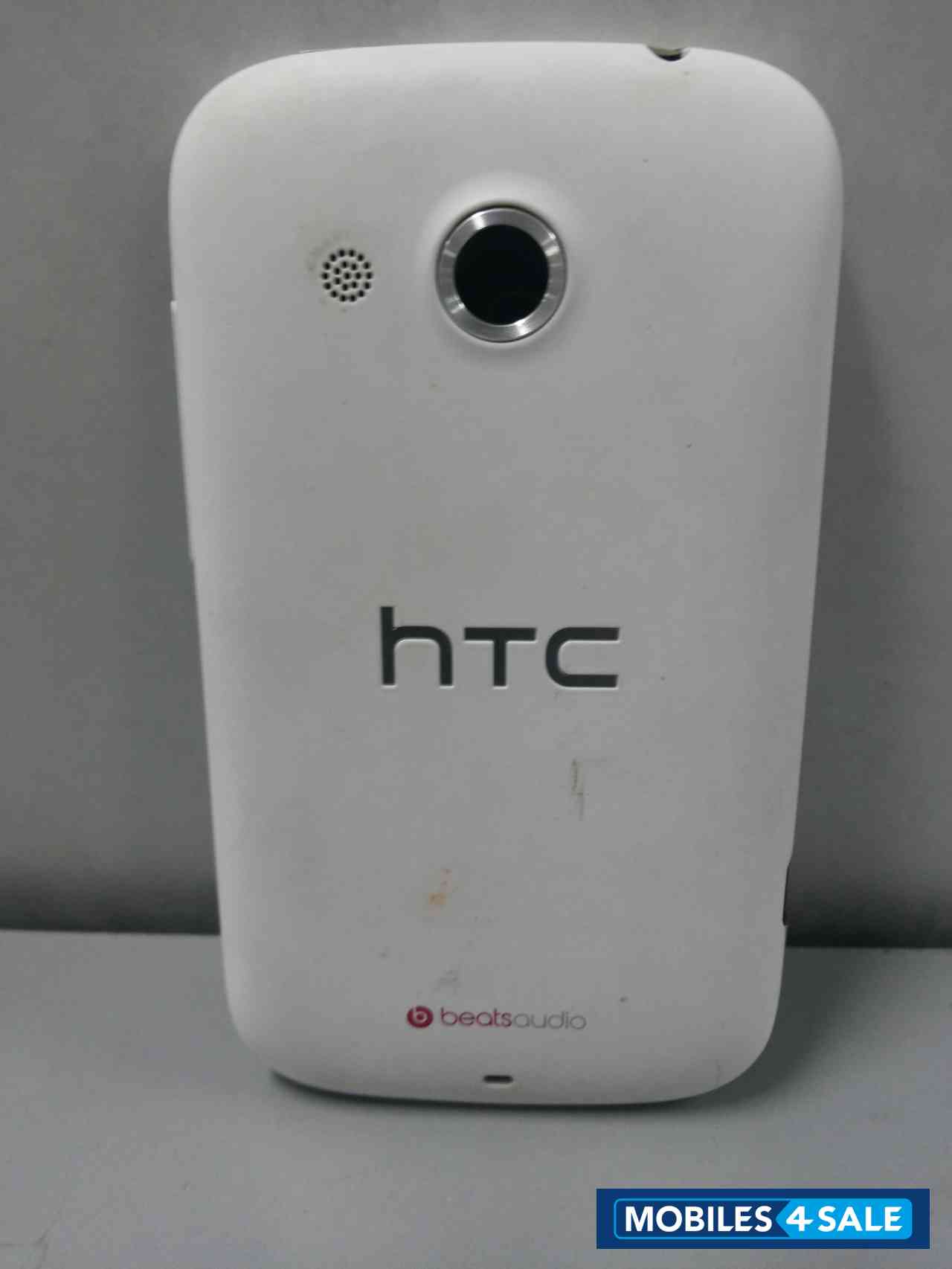 White HTC Desire C