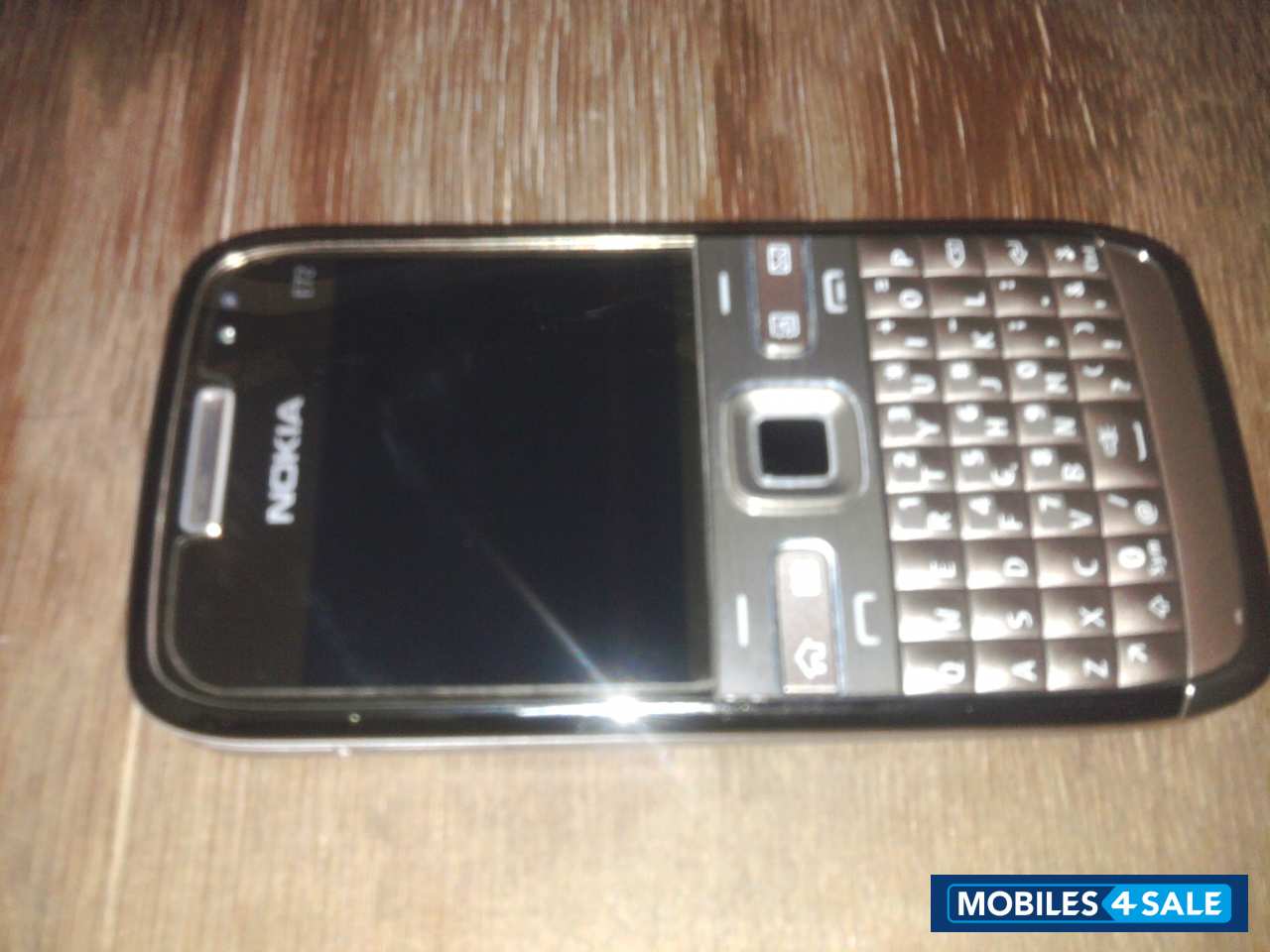 Golden Nokia E72