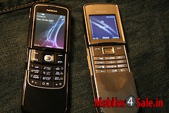 Black Nokia 8600 Luna