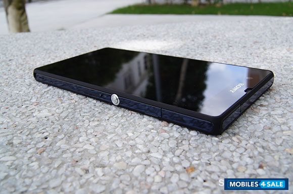 Black Sony Xperia Z