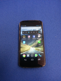 Black Google Nexus 4