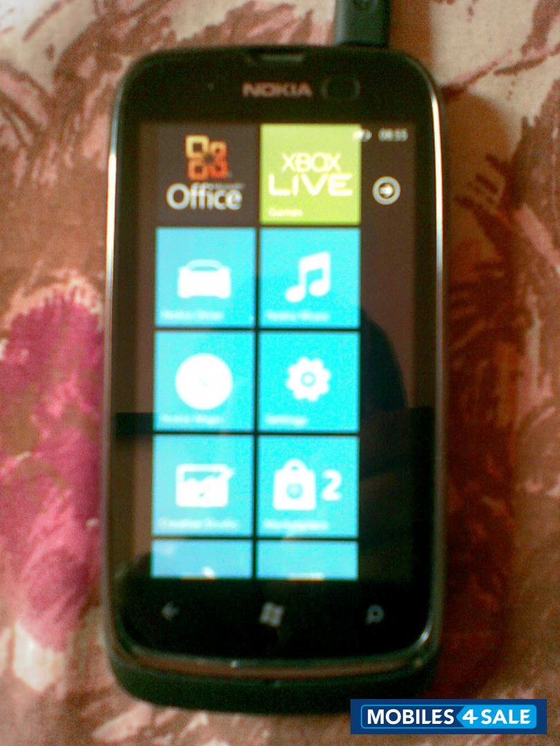 Black Nokia Lumia 610