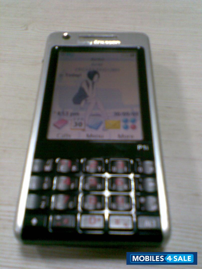 Silver & Black Sony Ericsson P1