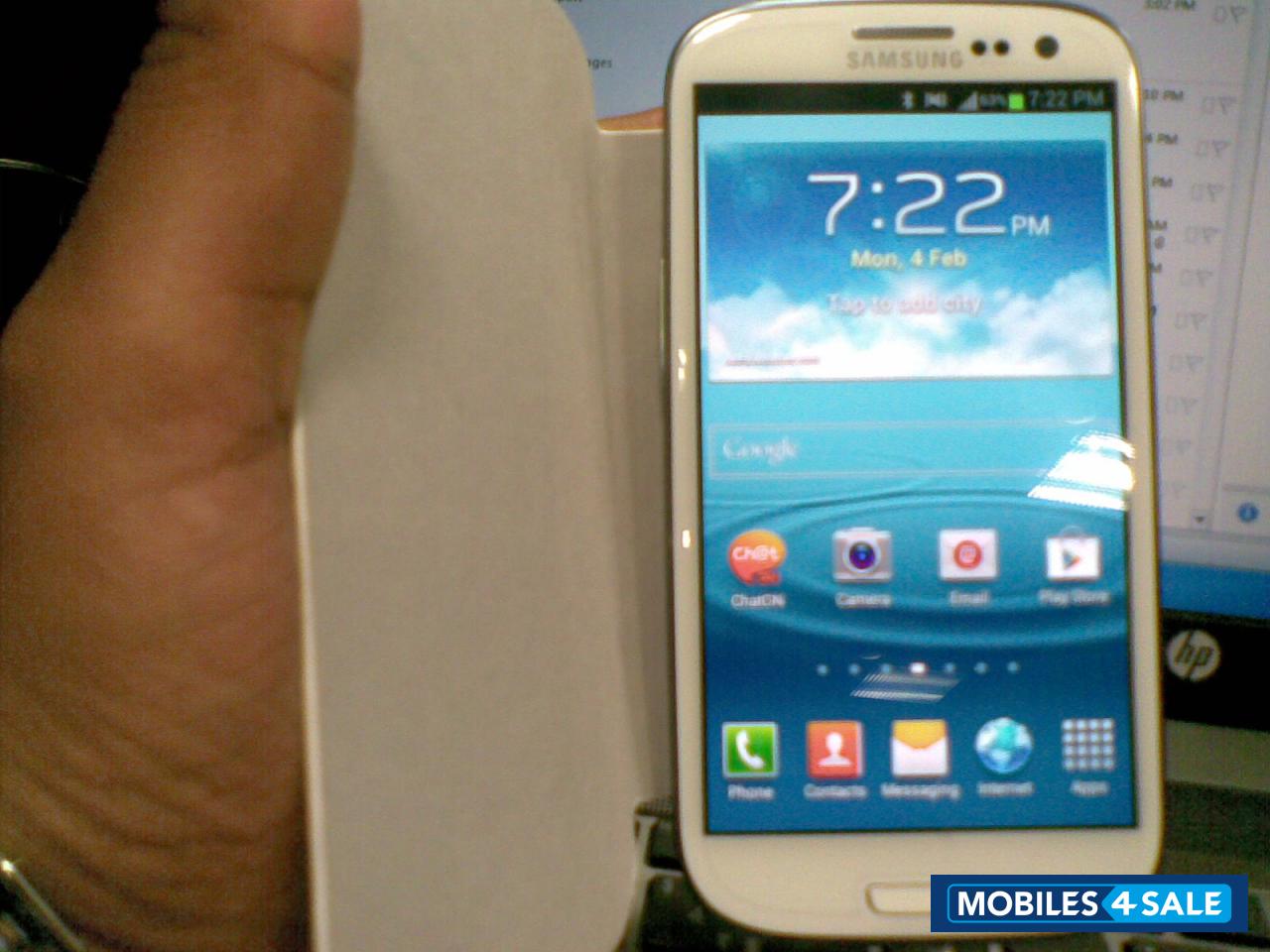 White Samsung Galaxy S3