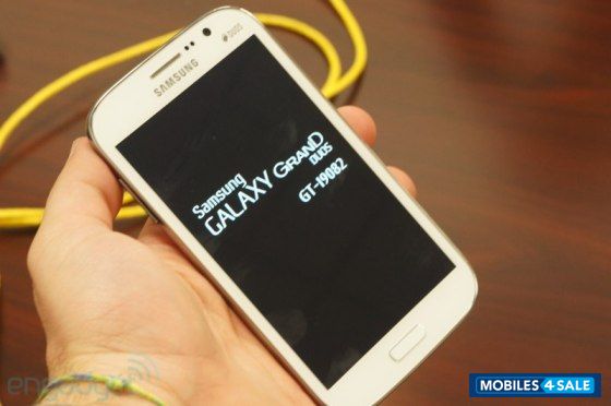 White Samsung Galaxy Grand GT-I9082