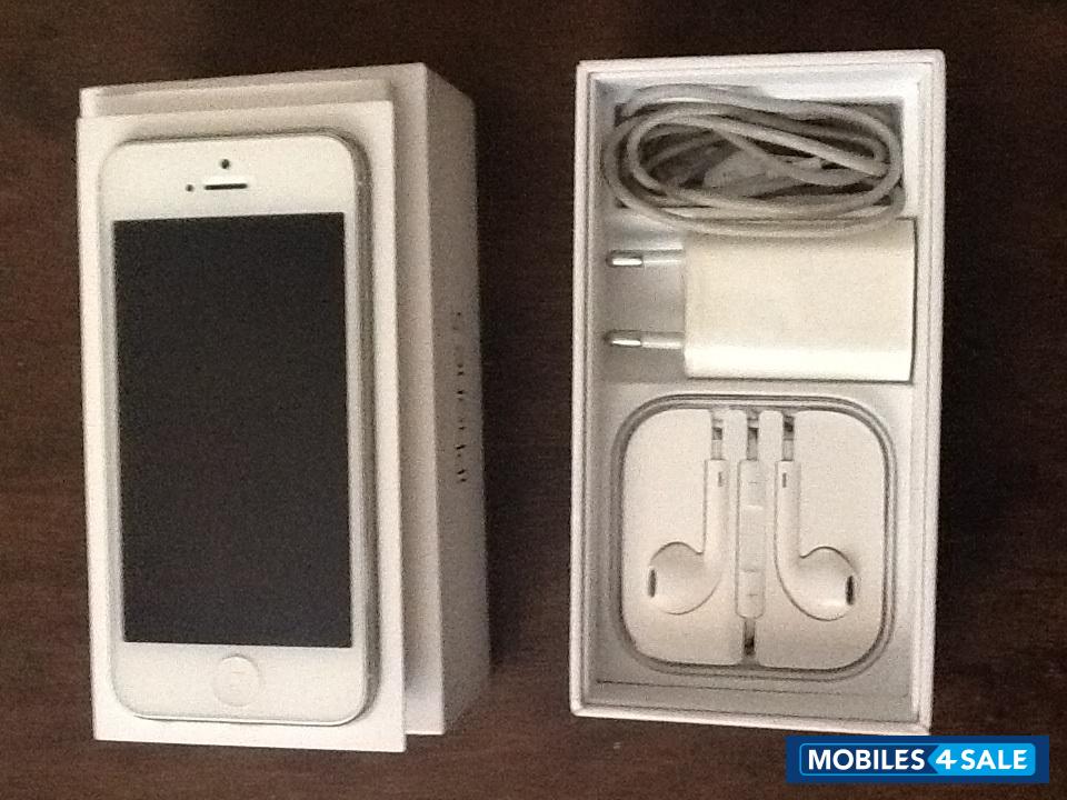 White Apple iPhone 5