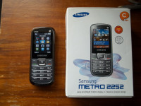 Metallic Silver Samsung Metro 2252