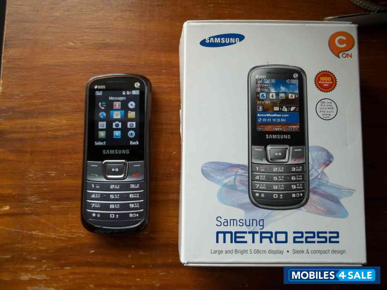 Metallic Silver Samsung Metro 2252