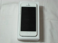 White Apple iPhone 5