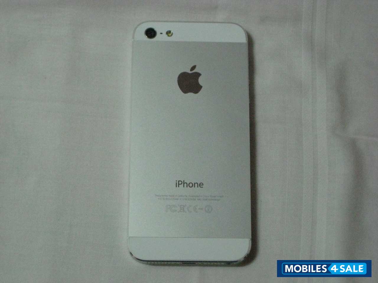 White Apple iPhone 5