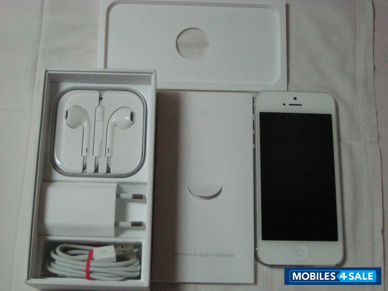 White Apple iPhone 5