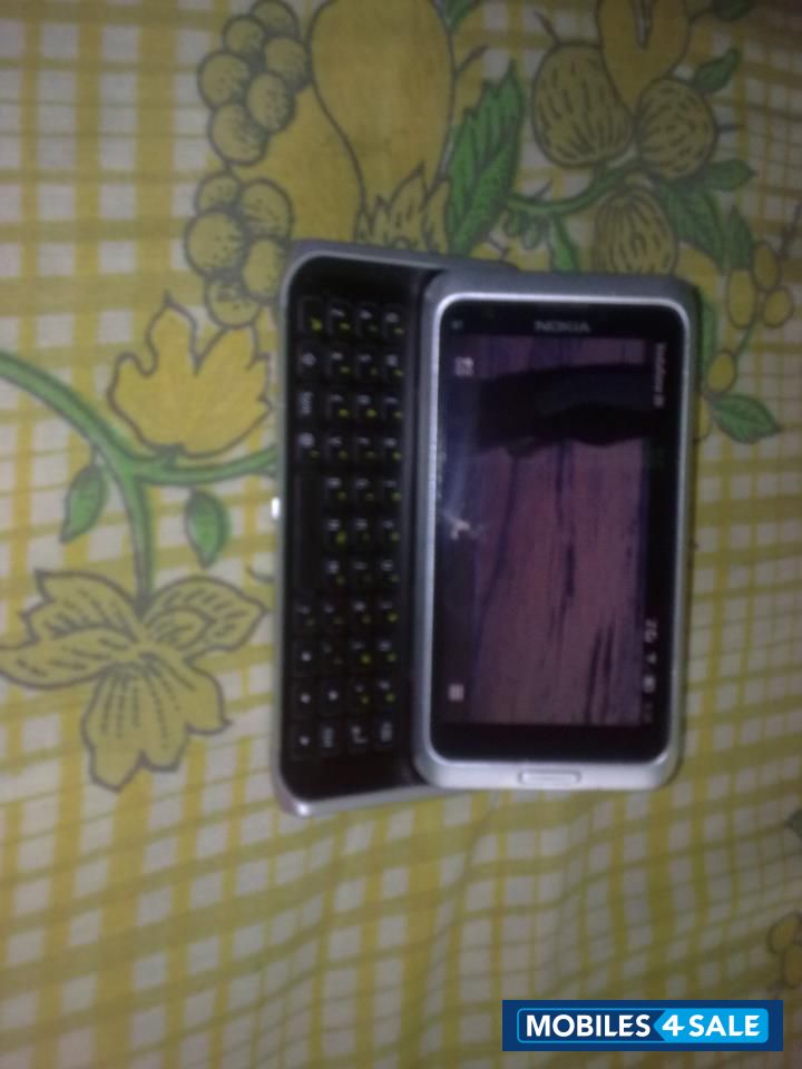 Silver Nokia E7-00