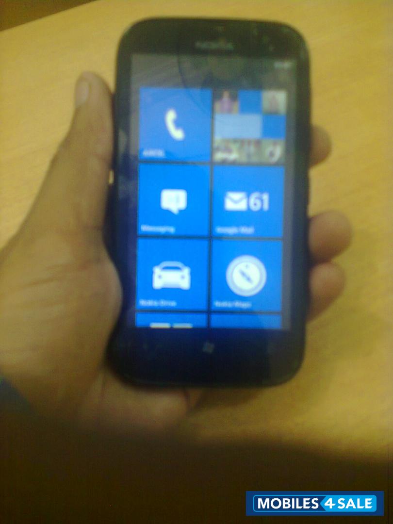 Red Nokia Lumia 510