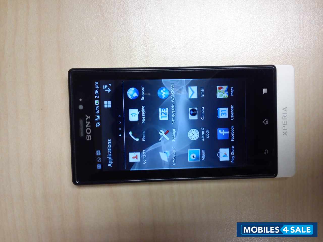 White Sony Xperia sola