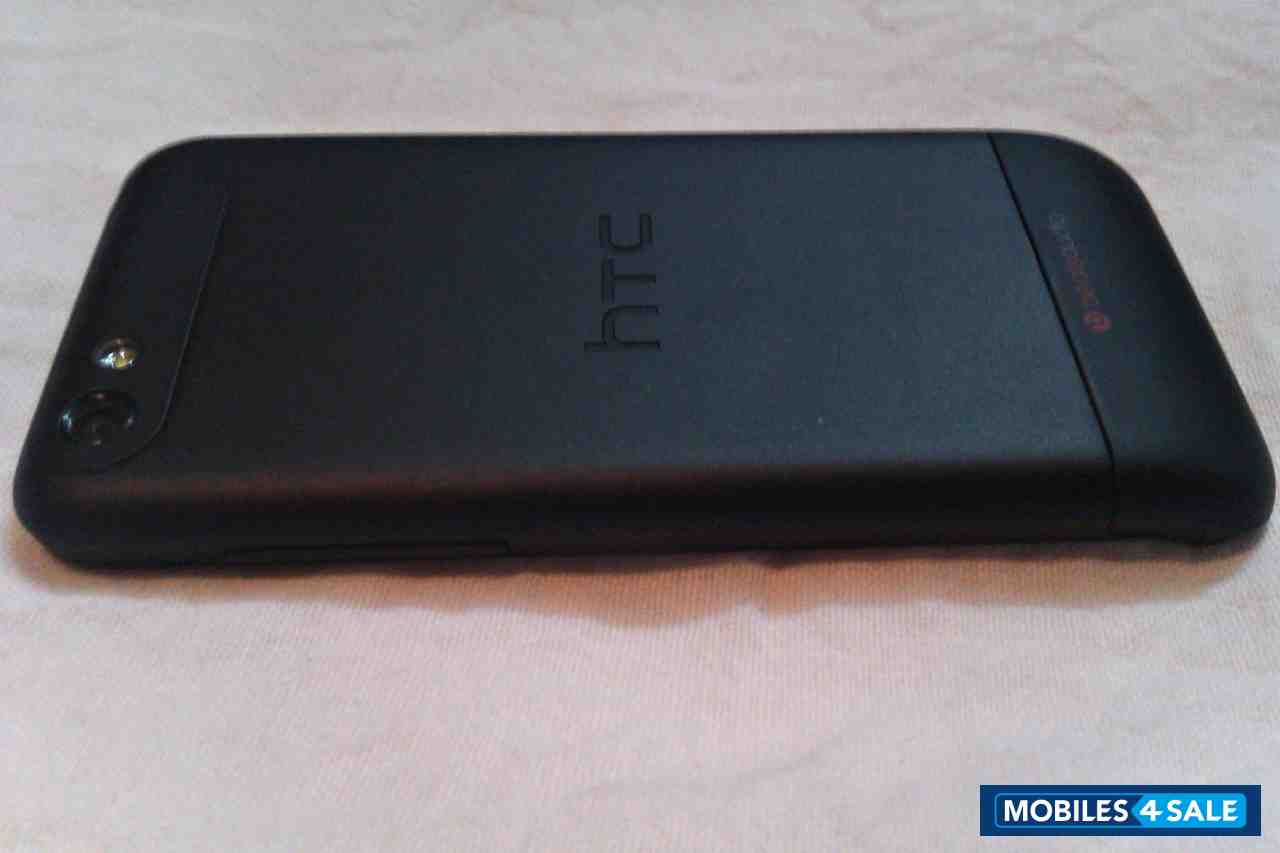 Black HTC One V