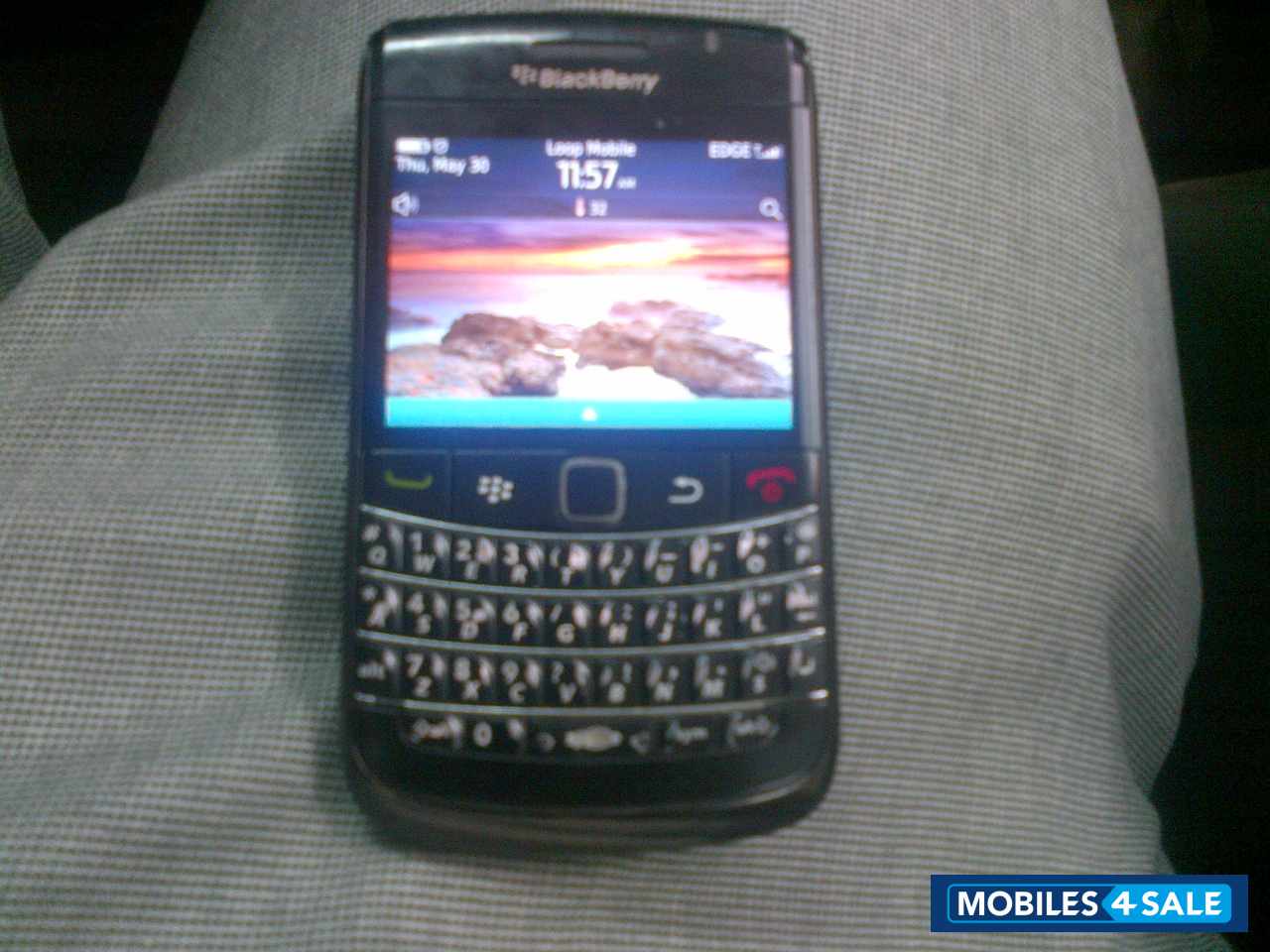 Black BlackBerry Bold 9780