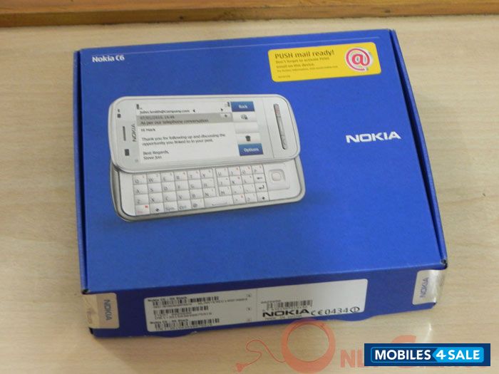 White Nokia C6