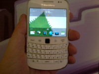 White BlackBerry Bold 9900