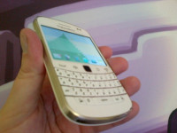 White BlackBerry Bold 9900