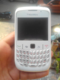 Spark White BlackBerry Curve 8520