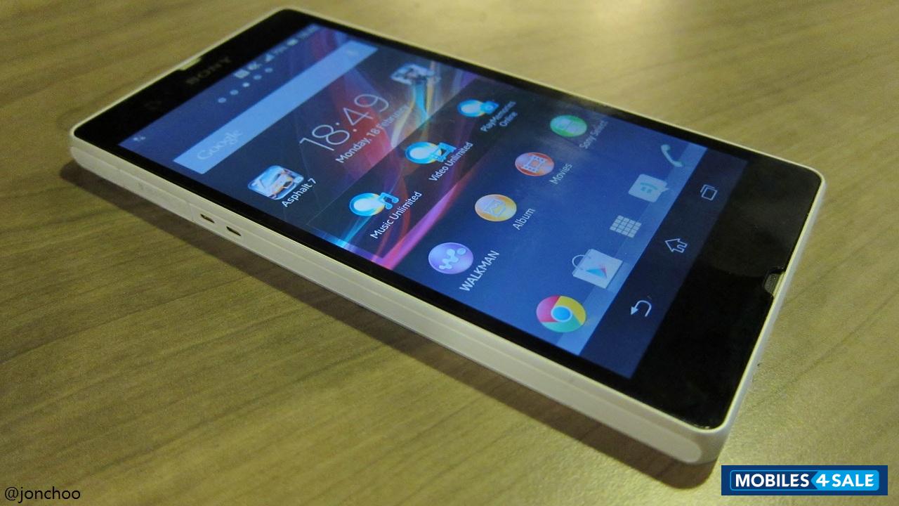 White Sony Xperia Z