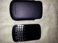 Black BlackBerry Bold 9900