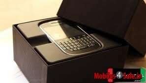 Black BlackBerry Bold 9900