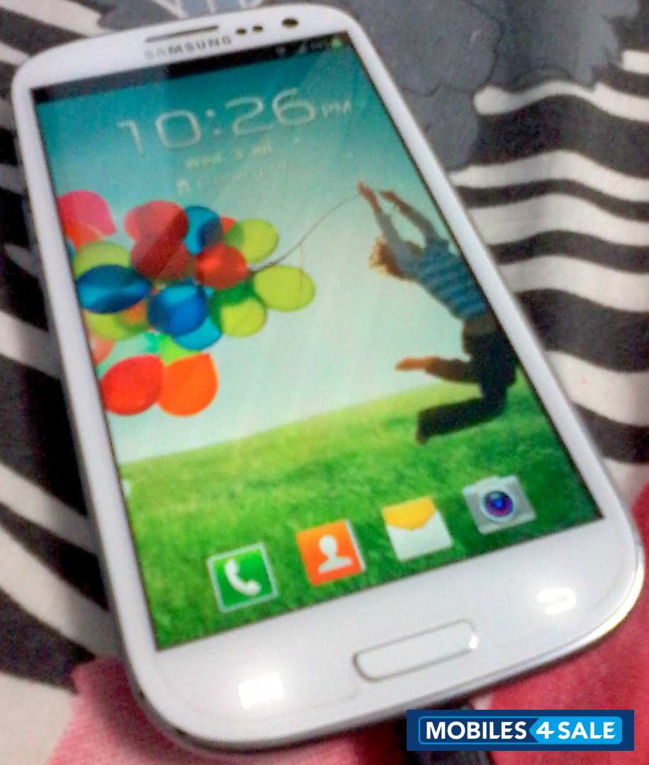 White Samsung Galaxy S3