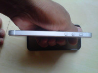 White Apple iPhone 5