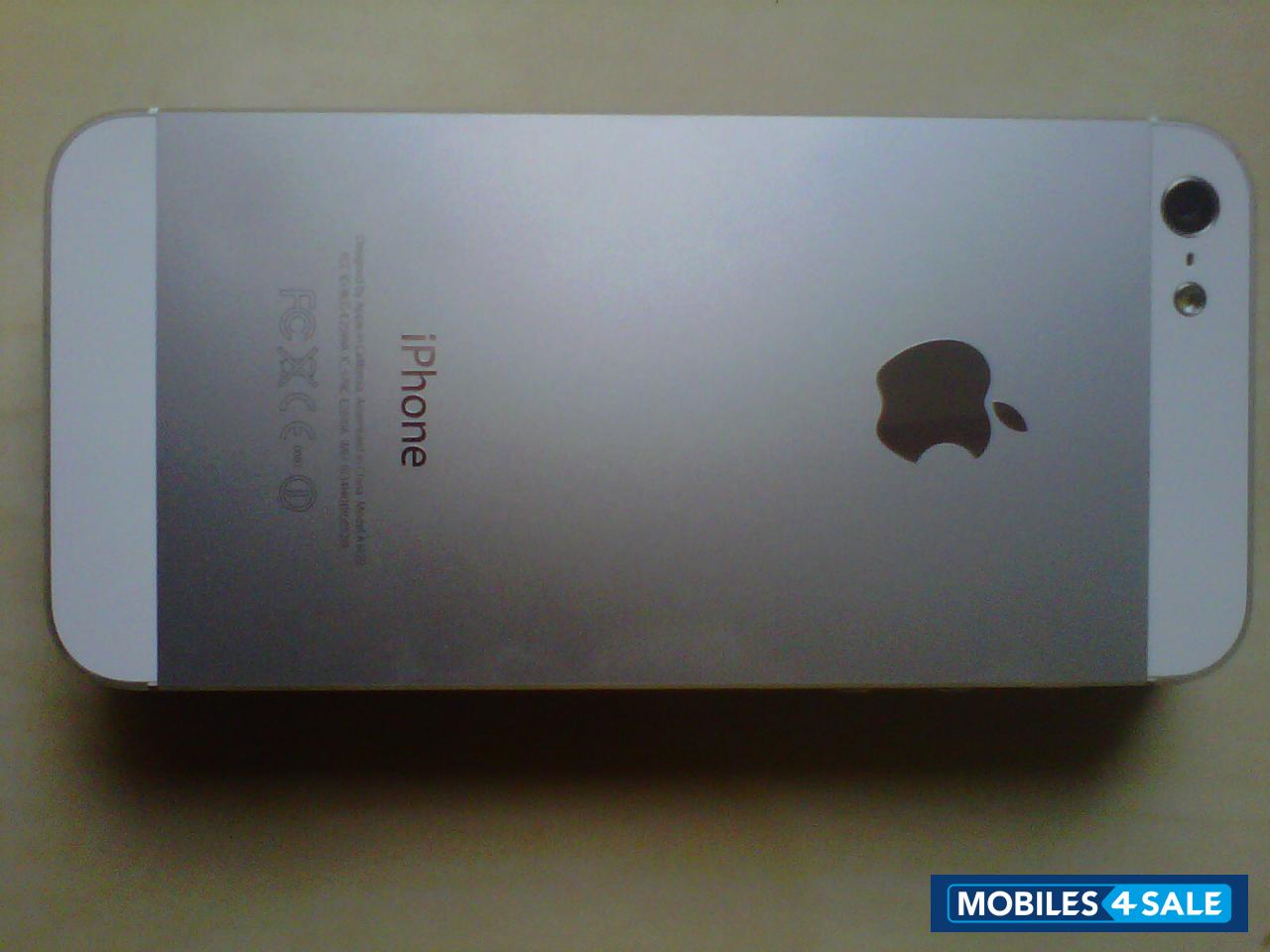 White Apple iPhone 5