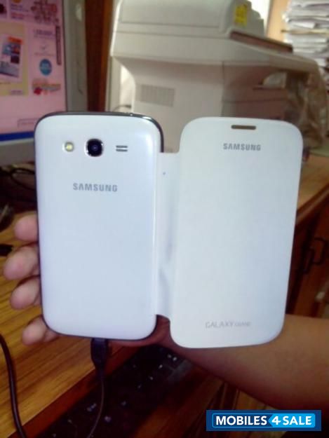 White Samsung Galaxy Grand GT-I9082