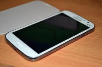 White Samsung Galaxy Grand GT-I9082