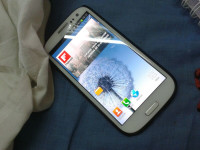 White Samsung Galaxy S3