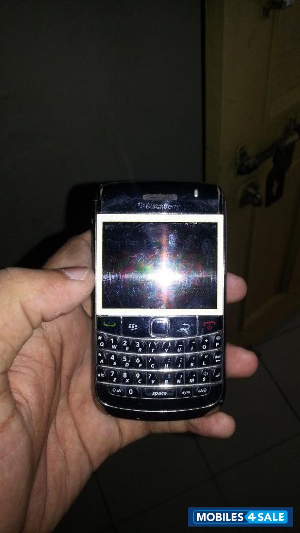 Black BlackBerry Bold 9780