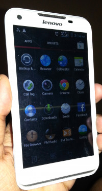 White Lenovo  S880