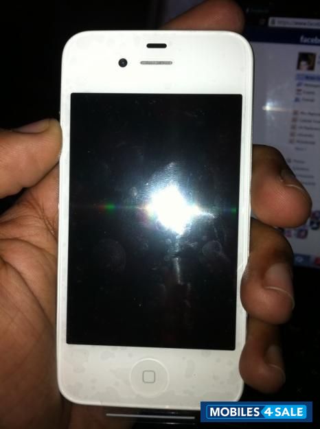 White Apple iPhone 4