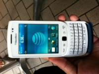 White BlackBerry Torch 9810